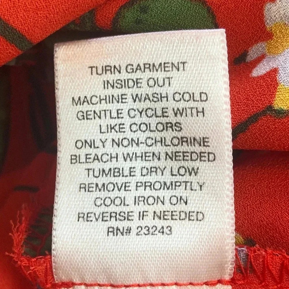 New York And Company Cold Shoulder Top Red Floral Lightweight Womens Size Small - Picture 14 of 14